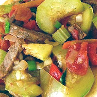 Отварная говядина с овощами Отварная говядина с овощами