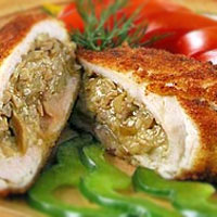 Котлета из филе курицы, фаршированная молочным соусом Котлета из филе курицы, фаршированная молочным соусом