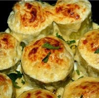 Кабачки, фаршированные овощами и рисом, запеченные Кабачки, фаршированные овощами и рисом, запеченные